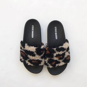 Steve Madden faux shearling-trim leopard slippers EUC size 2 youth